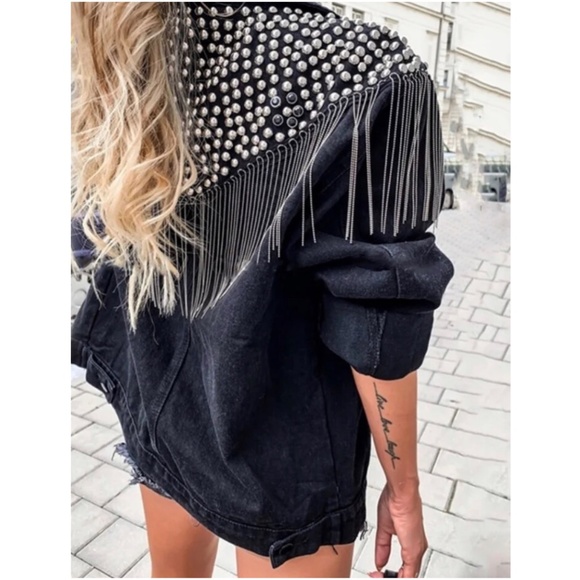 Western Vintage Wash Denim Studded Fringe Jean Jacket - Picture 3 of 16